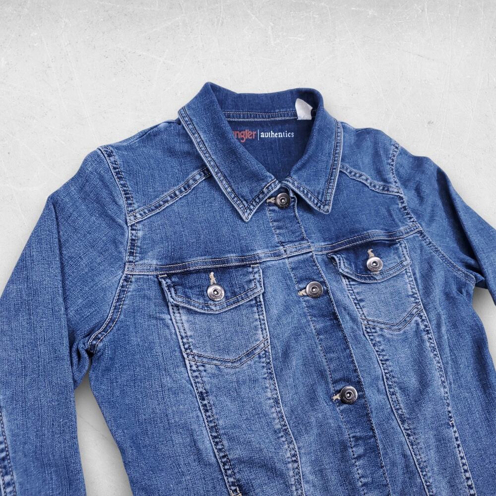 Wrangler Denim Trucker Jacket Women M Blue Fitted Pockets Buttons Retro Cowgirl - Picture 2 of 11